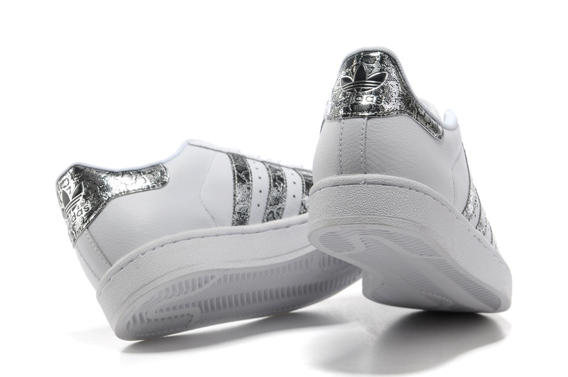 basket le temps des cerises blanche